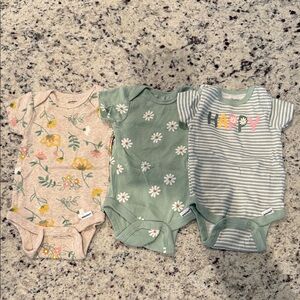 Gerber Bodysuits 0-3M